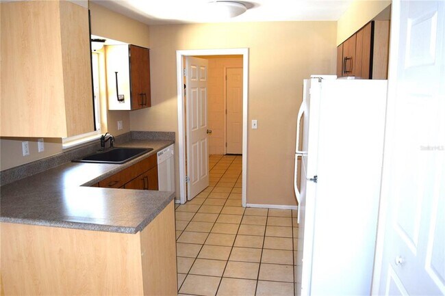 Building Photo - 2753 Foxdale Dr