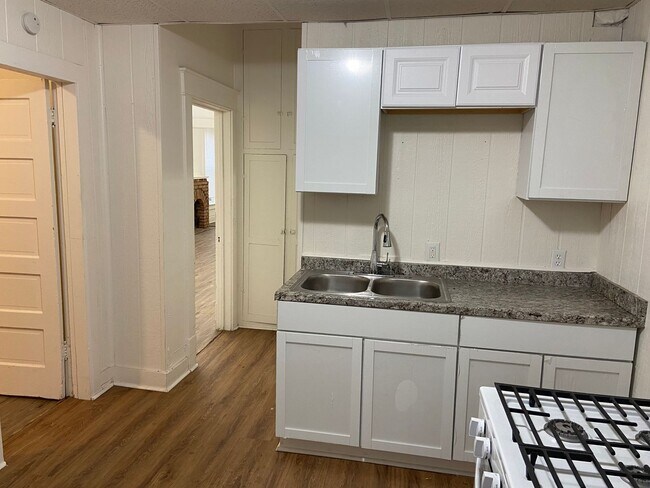 Building Photo - 2300 Montgall