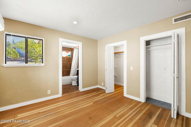 Building Photo - 306 S Virginia St