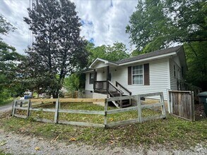 Building Photo - Downtown Living! 1 Bedroom, 1 Bathroom Hom...