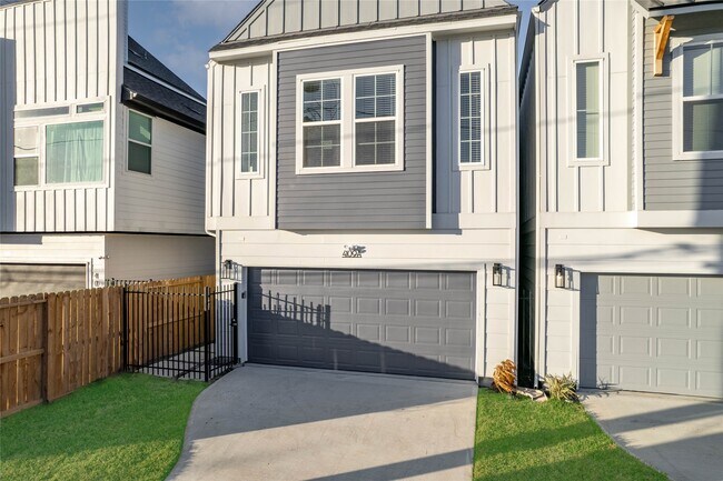 Building Photo - 4109 Hare St