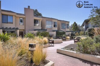 Building Photo - Spacious & Updated Two Bedroom Downtown Mo...