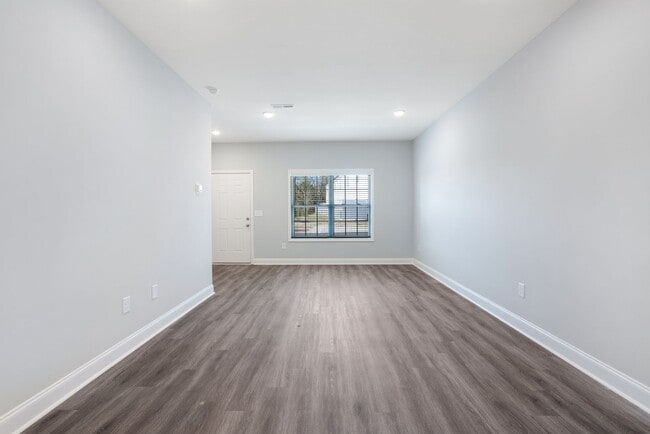 Building Photo - 36 Highland Blf Wy