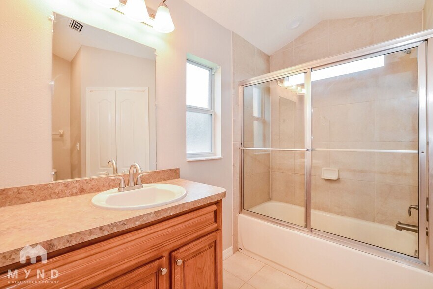 Building Photo - 2430 Princeton Ave