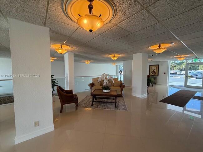 Building Photo - 2715 N Ocean Blvd