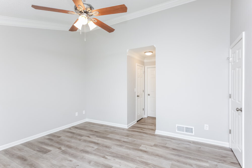 Building Photo - 215 Ashland Manor Dr