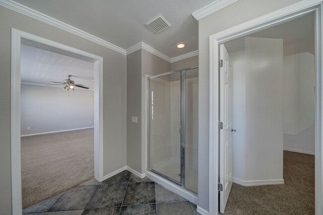 Building Photo - 2143 W Marconi Ave