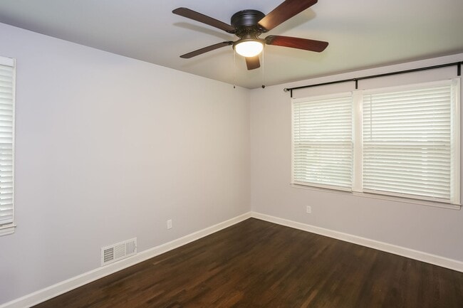 Building Photo - Beautiful 3 Bedroom single family home in ...