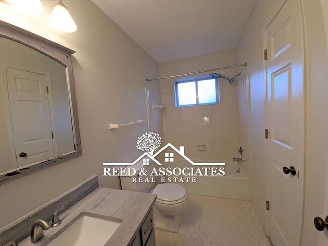 Building Photo - Spacious: 4 Bedroom in Germantown!