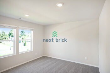 Building Photo - 4 Bed and 2.5 Bath Single-family Home Available for Rent!