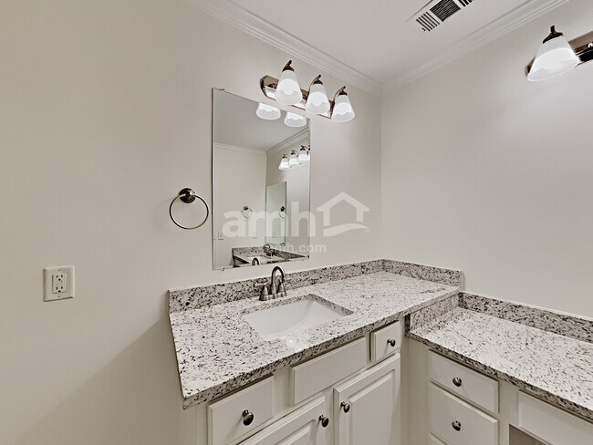 Building Photo - 104 Buckhaven Ct
