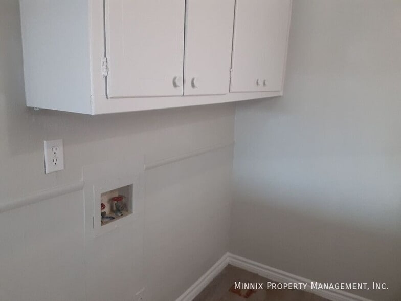 Building Photo - 1606 Yonkers-A