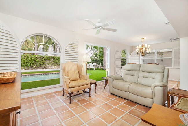 Building Photo - 2725 Meadowlark Ln