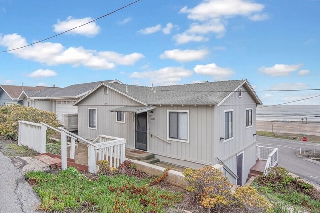 Primary Photo - Cayucos living (2 Bedroom + bonus room)