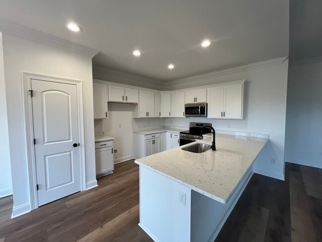 Building Photo - 109 Nandina Dr