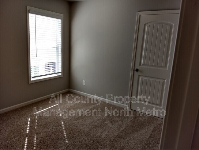 Building Photo - 6477 Crosscreek Ln