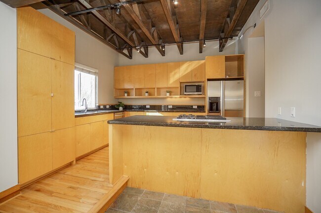 Building Photo - 228 Willard St