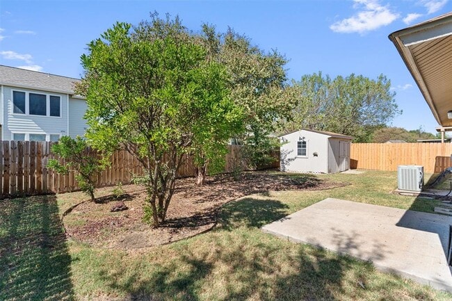 Building Photo - 1353 Lakeside Loop
