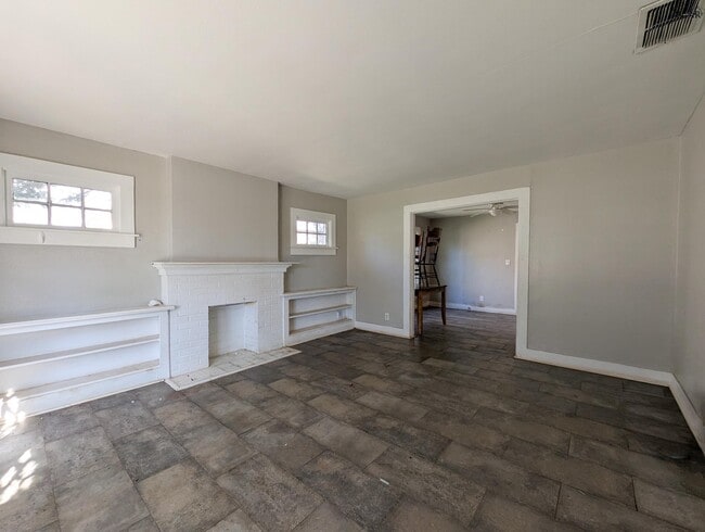 Building Photo - 1706 McGregor Ave