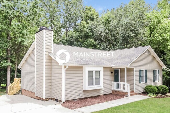 Building Photo - 3 Bedroom Pet-Friendly Home in HIGH POINT,...