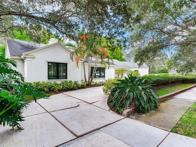 Building Photo - 3401 S Almeria Ave