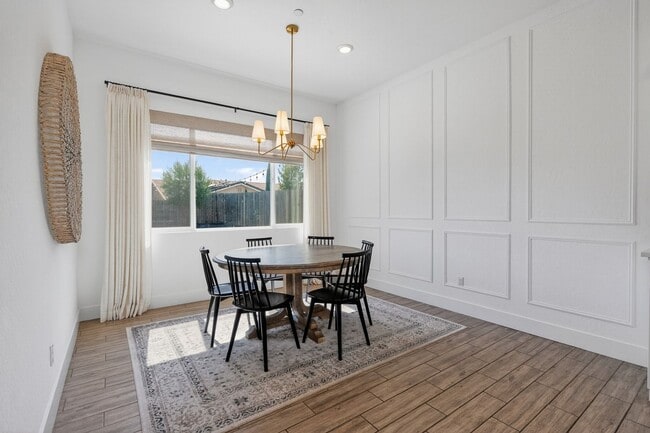 Building Photo - Charming 4BR House in Madera