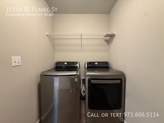 Building Photo - 15210 SE Flavel St