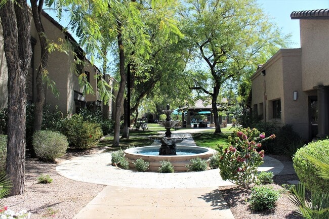 Building Photo - Bella Vita Condo-2 bed, 2 bath in Scottsdale