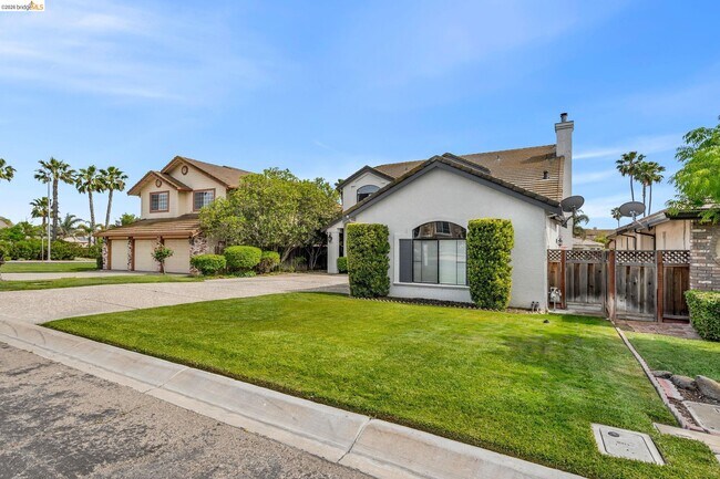 Building Photo - 5640 Edgeview Dr