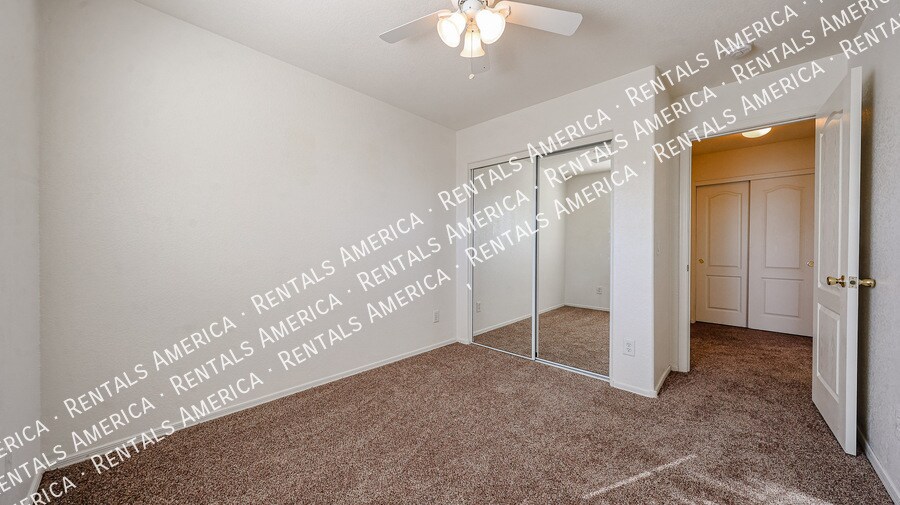 Building Photo - 1110 E Coppola St