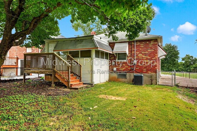 Building Photo - 8327 Sunbury Ave
