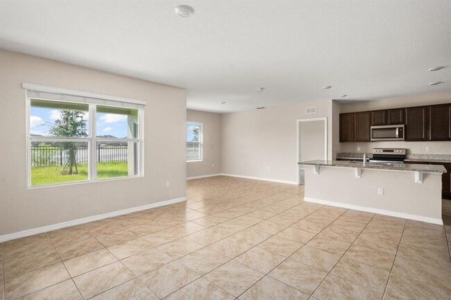 Building Photo - 1112 Fox Path Rd