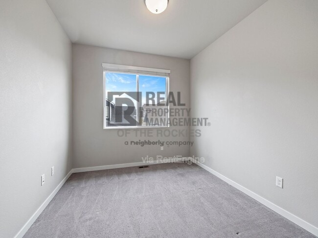 Building Photo - 744 Wagon Trail Rd