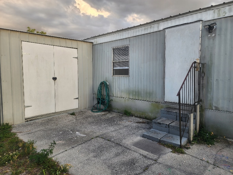 Building Photo - 219 Dairy Rd