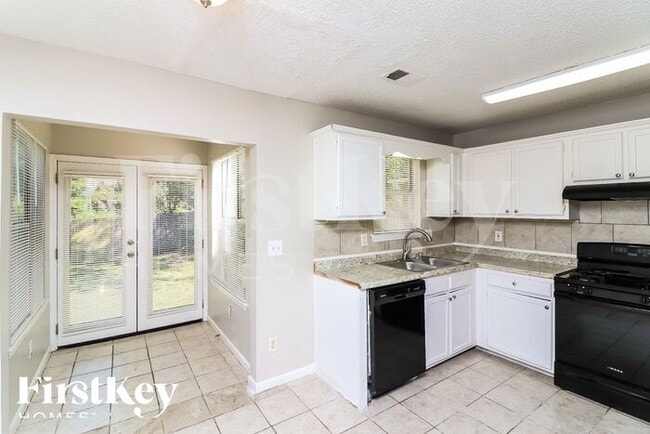 Building Photo - 3705 Acorn Dr