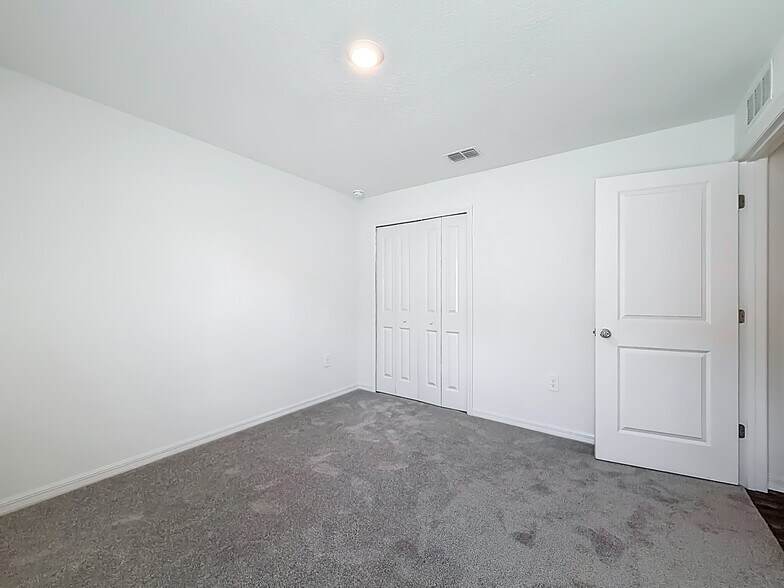 Building Photo - 1352 NW 48th Ter