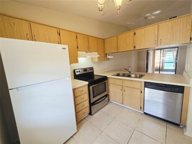 Building Photo - 6425 Drexel Dr