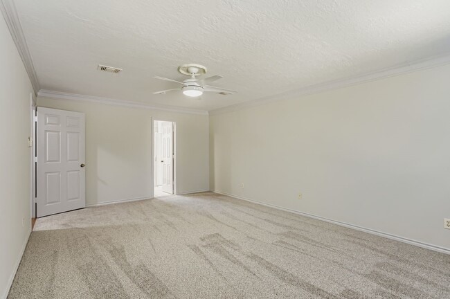 Building Photo - 8518 Rebawood Dr