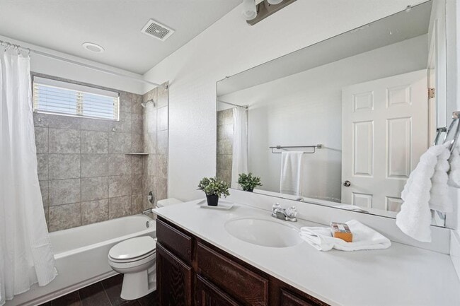 Building Photo - 288 Triumph Rd