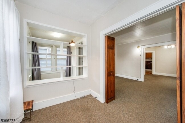 Building Photo - 16 Willet St