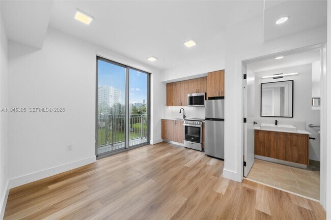 Building Photo - 650 SW 1st St