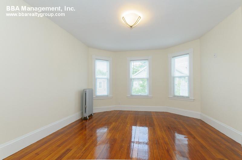 Building Photo - 20 Montfern Ave