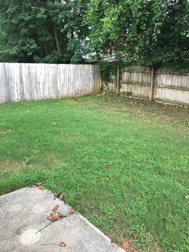 Building Photo - 110 Bridgeway Ln
