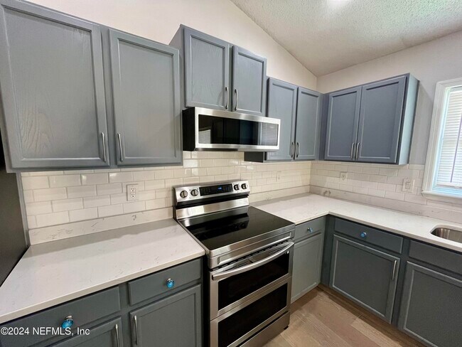 Building Photo - 250 Brookchase Ln