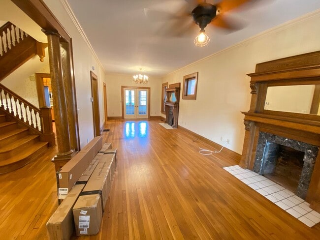 Building Photo - Rare Brick Single Family House On Goodale Park