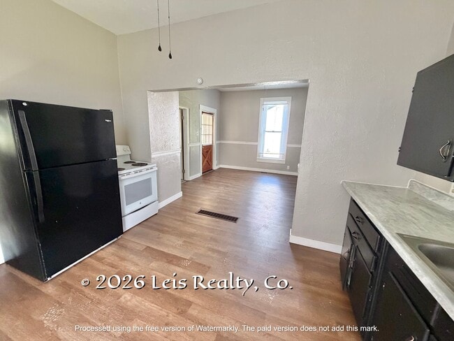 Building Photo - 409 Riffle Ave