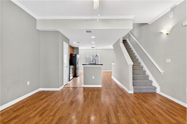 Building Photo - 9739 Meadow Field Cir