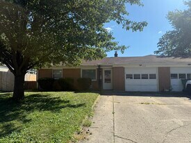 Building Photo - 1744 Desoto Ln