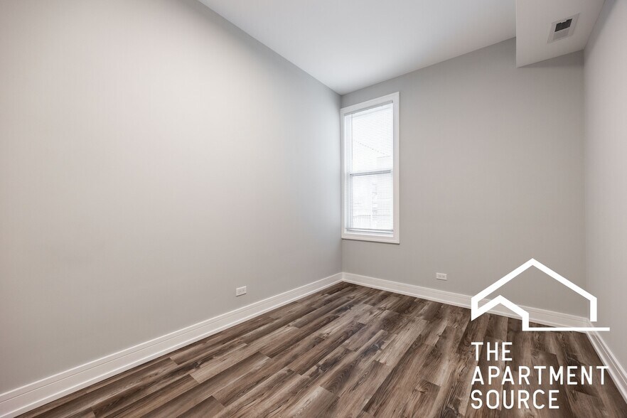 Building Photo - 2937 N Ashland Ave