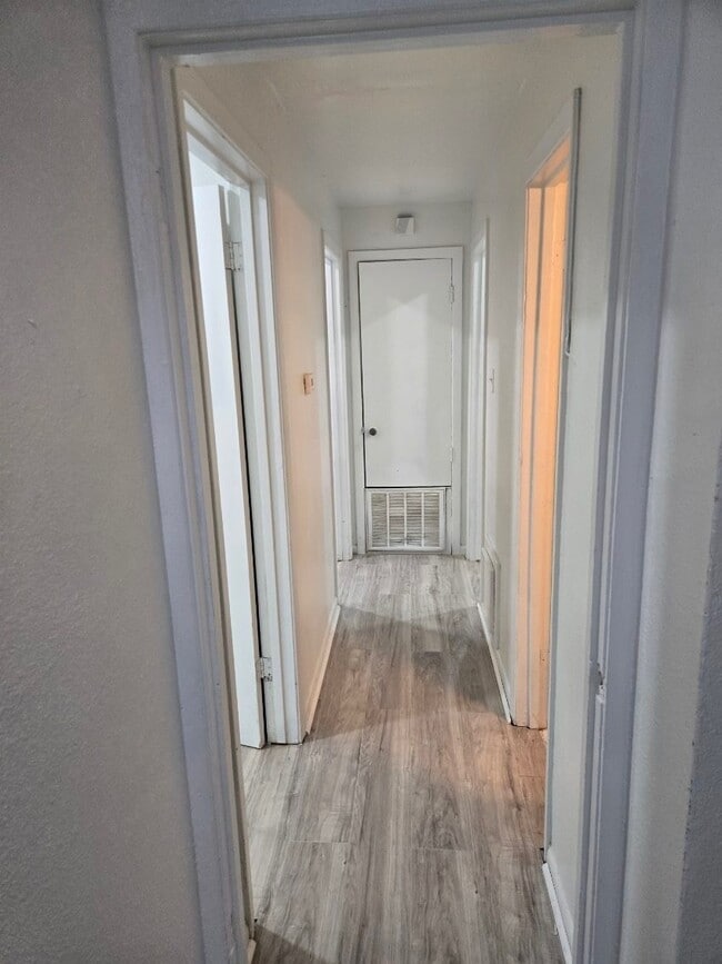 Building Photo - 5427 Heatherbrook Dr